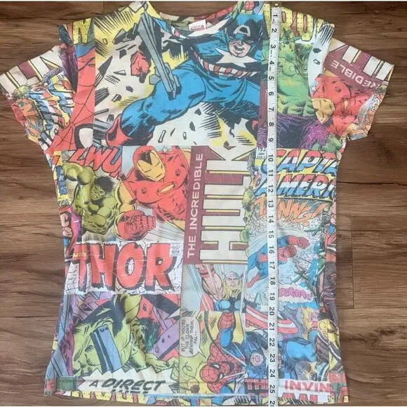 Marvel Comics Super Hero Colorful Graphic PrintCrew Neck T-Shirt Size Medium